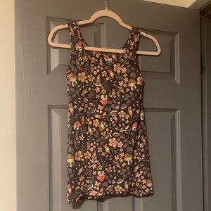 Duluth Trading Co Floral Tank Top w built in bra gnome print whimsical quirky